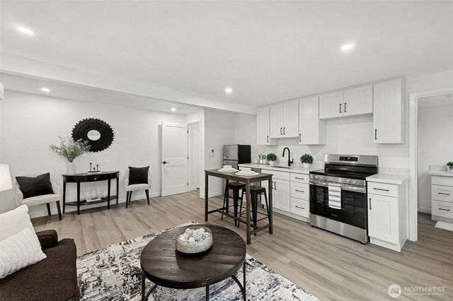 27831 SE 196th Place, Maple Valley, WA 98038