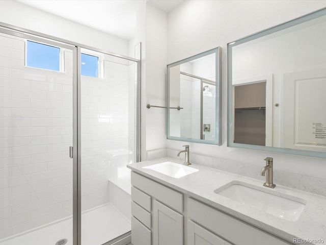 6153 N Ceylon St 3-302, Denver, CO 80239