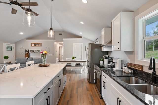 3347 Freeman Hollow Rd, Goodlettsville, TN 37072