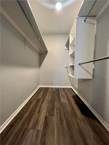 2004 S Old Wire Road, Rogers, AR 72758