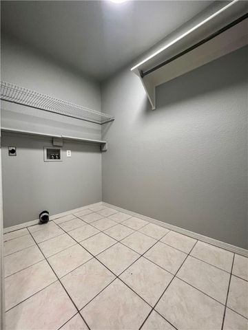 2004 S Old Wire Road, Rogers, AR 72758