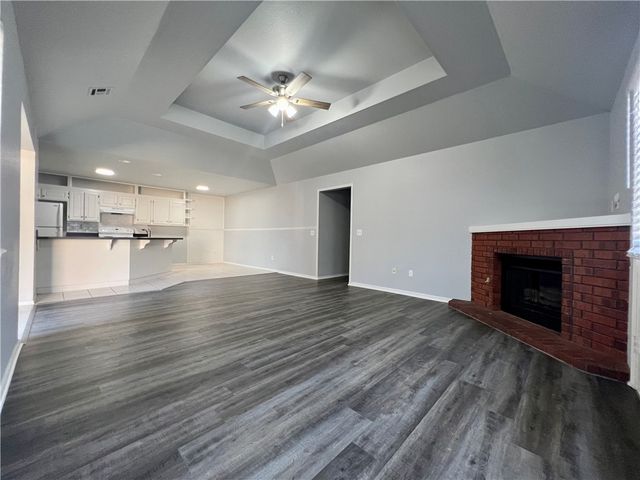 2004 S Old Wire Road, Rogers, AR 72758