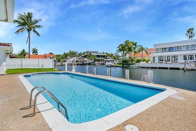 16453 NE 33rd Ave, North Miami Beach, FL 33160