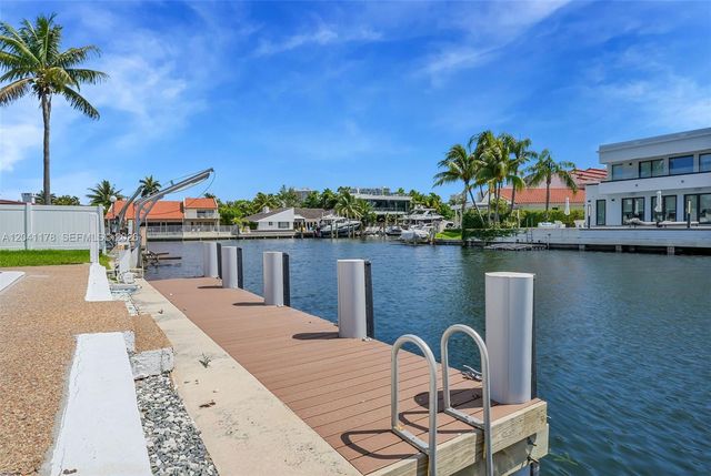 16453 NE 33rd Ave, North Miami Beach, FL 33160