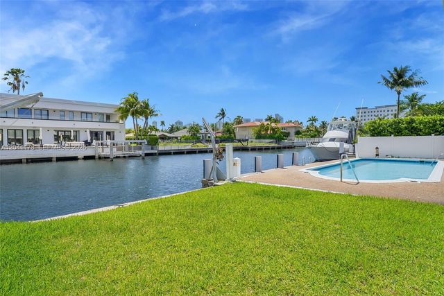 16453 NE 33rd Ave, North Miami Beach, FL 33160