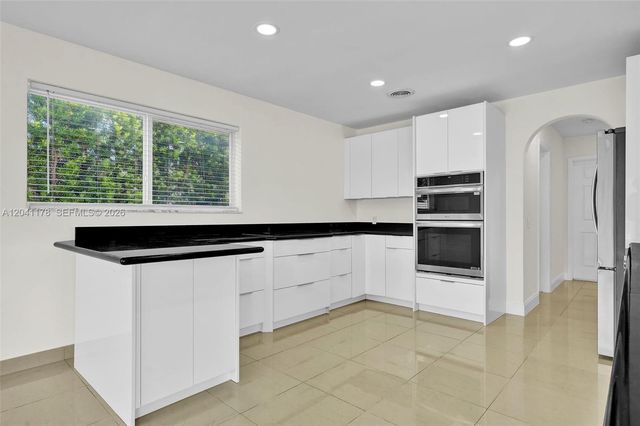 16453 NE 33rd Ave, North Miami Beach, FL 33160