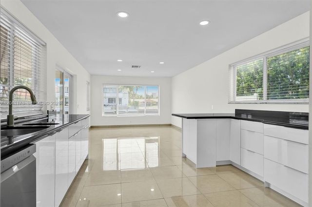 16453 NE 33rd Ave, North Miami Beach, FL 33160