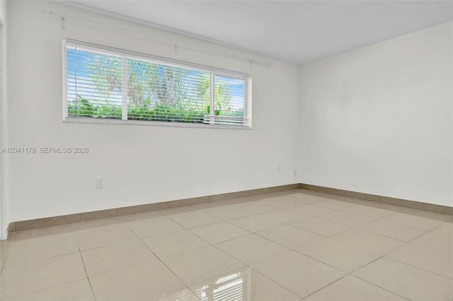 16453 NE 33rd Ave, North Miami Beach, FL 33160