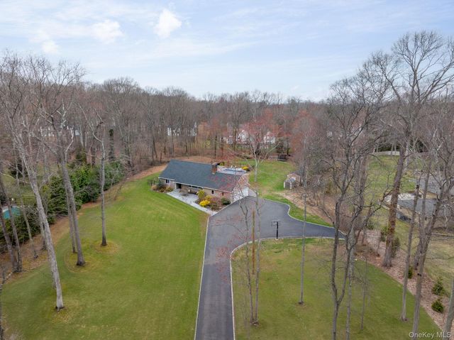431 Woodbury Road, Cold Spring Harbor, NY 11724