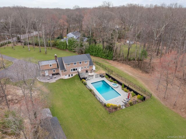 431 Woodbury Road, Cold Spring Harbor, NY 11724