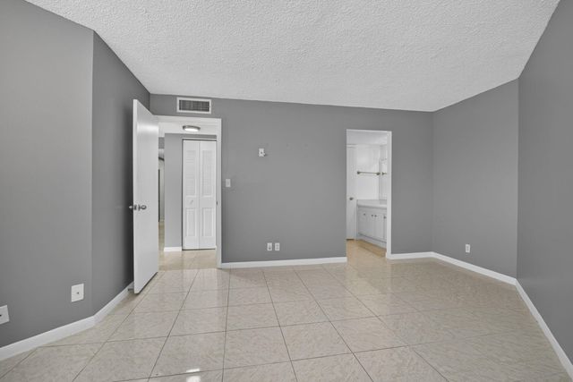 1900 N CONGRESS Avenue 201, West Palm Beach, FL 33401