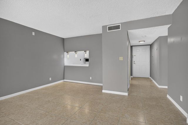1900 N CONGRESS Avenue 201, West Palm Beach, FL 33401