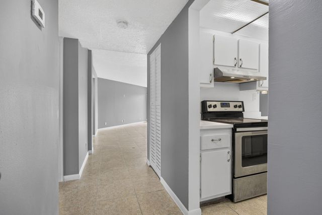 1900 N CONGRESS Avenue 201, West Palm Beach, FL 33401