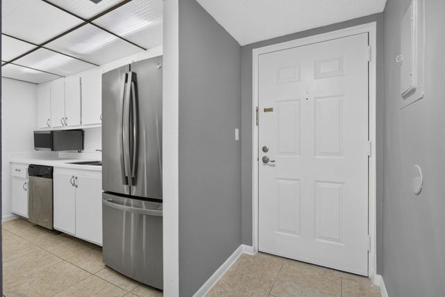 1900 N CONGRESS Avenue 201, West Palm Beach, FL 33401