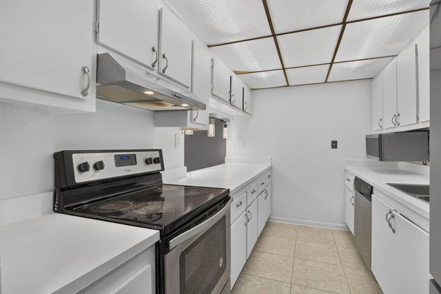 1900 N CONGRESS Avenue 201, West Palm Beach, FL 33401