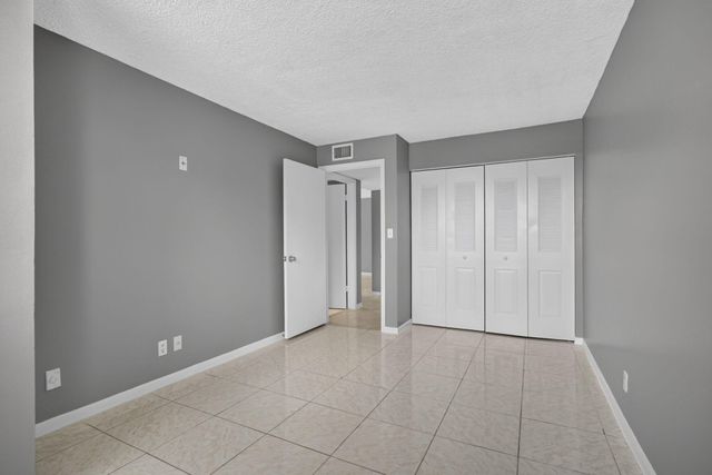 1900 N CONGRESS Avenue 201, West Palm Beach, FL 33401