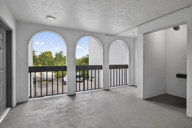 1900 N CONGRESS Avenue 201, West Palm Beach, FL 33401