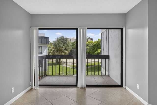 1900 N CONGRESS Avenue 201, West Palm Beach, FL 33401