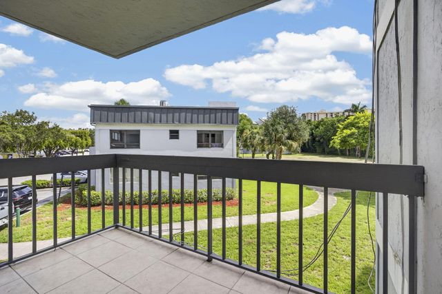 1900 N CONGRESS Avenue 201, West Palm Beach, FL 33401