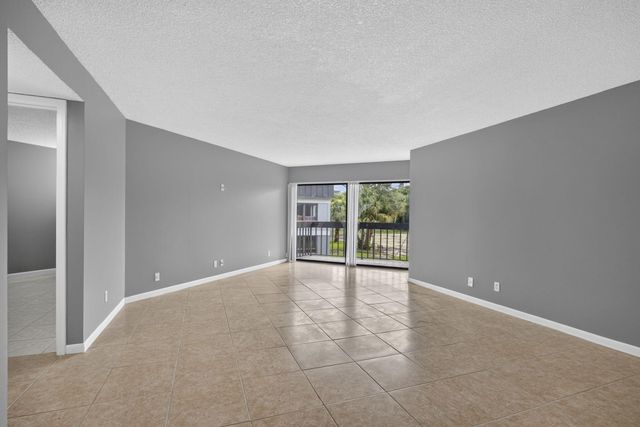 1900 N CONGRESS Avenue 201, West Palm Beach, FL 33401
