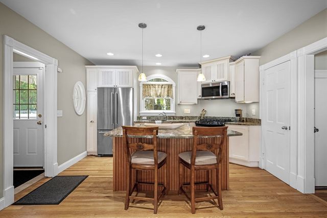 18 Nahant St, Wakefield, MA 01880