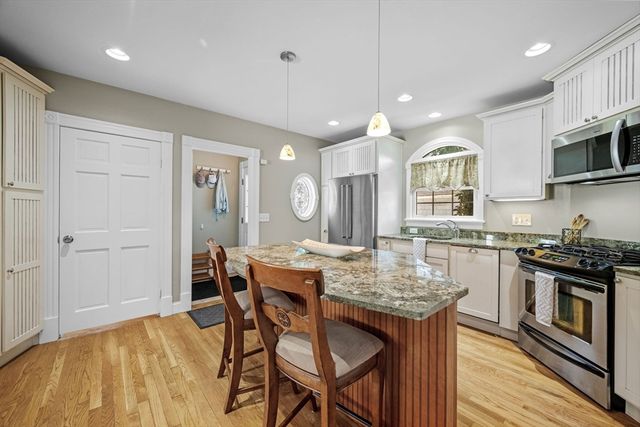 18 Nahant St, Wakefield, MA 01880