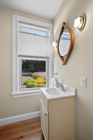 18 Nahant St, Wakefield, MA 01880