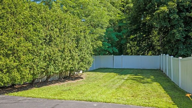 18 Nahant St, Wakefield, MA 01880