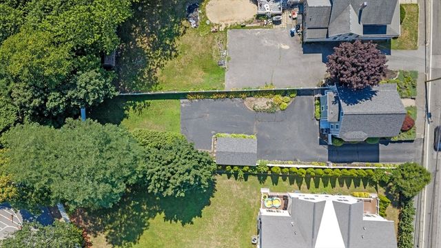 18 Nahant St, Wakefield, MA 01880