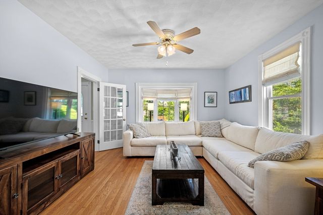 18 Nahant St, Wakefield, MA 01880