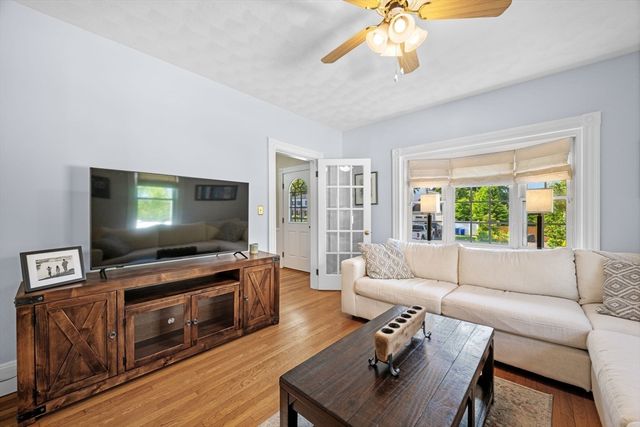 18 Nahant St, Wakefield, MA 01880