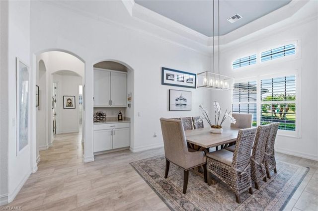 2287 Somerset PL, Naples, FL 34120