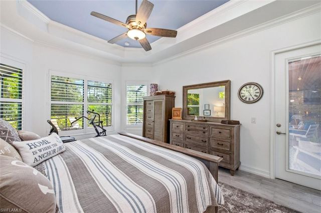 2287 Somerset PL, Naples, FL 34120