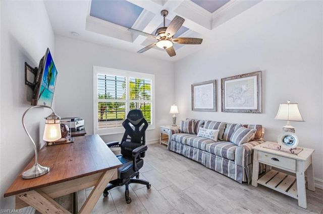 2287 Somerset PL, Naples, FL 34120