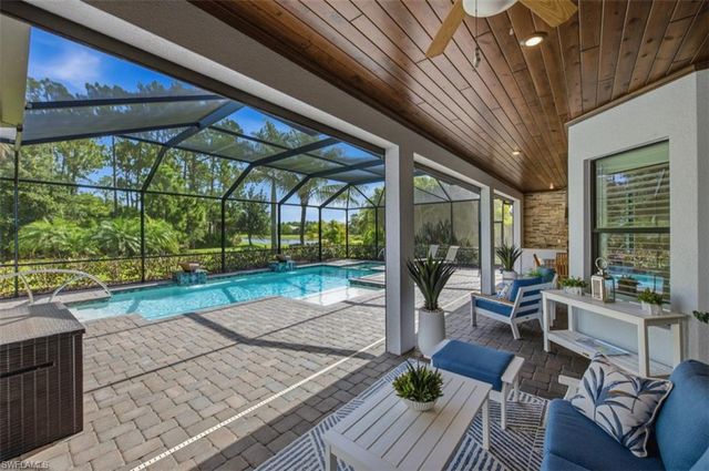 2287 Somerset PL, Naples, FL 34120