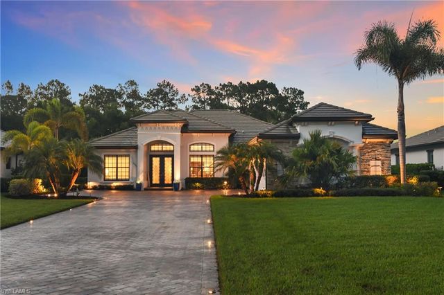 2287 Somerset PL, Naples, FL 34120