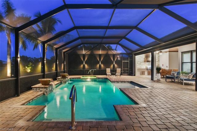 2287 Somerset PL, Naples, FL 34120