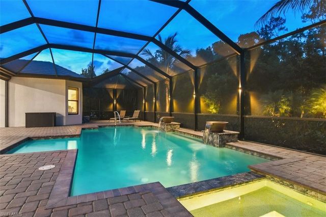 2287 Somerset PL, Naples, FL 34120