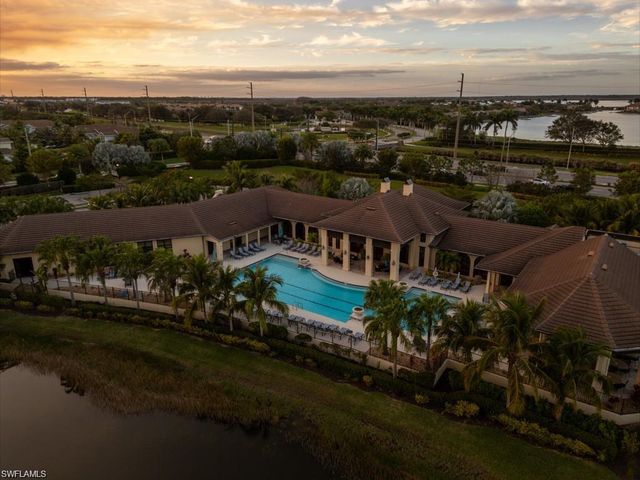 2287 Somerset PL, Naples, FL 34120