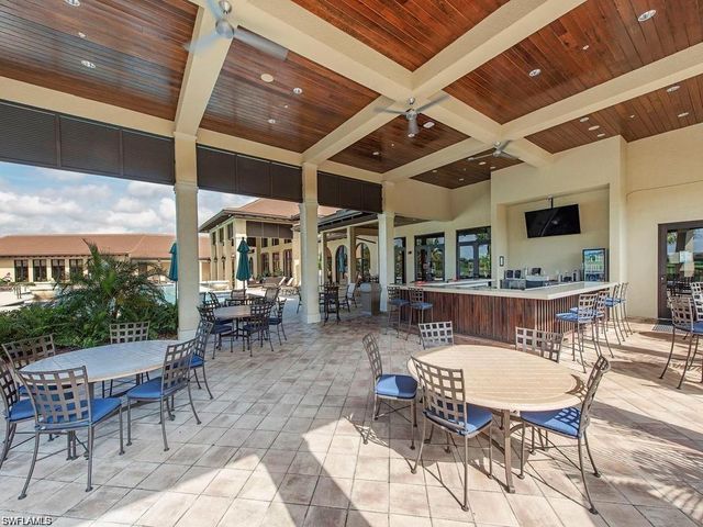 2287 Somerset PL, Naples, FL 34120