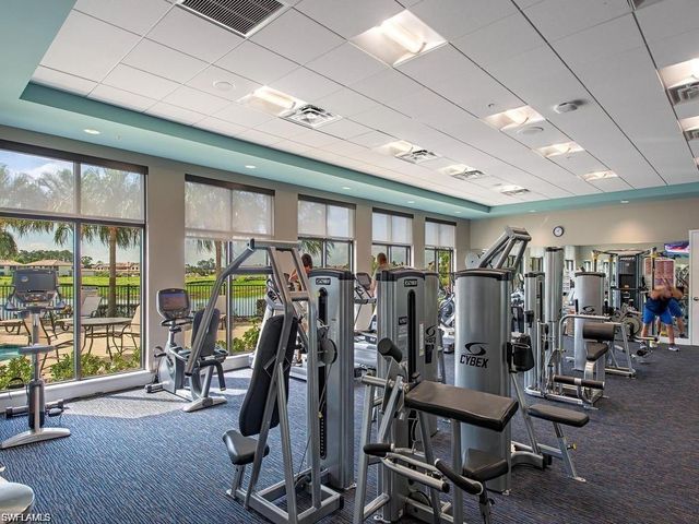 2287 Somerset PL, Naples, FL 34120