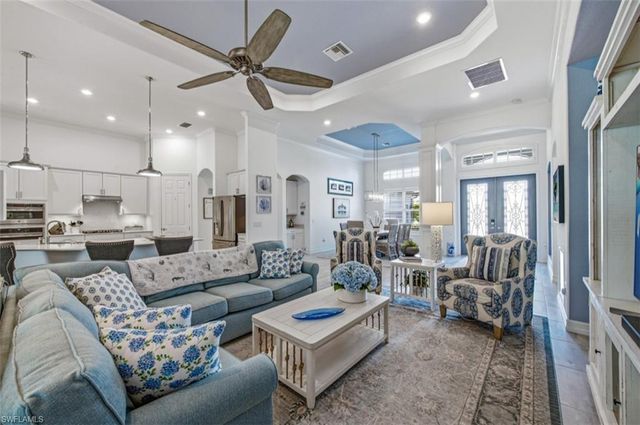 2287 Somerset PL, Naples, FL 34120
