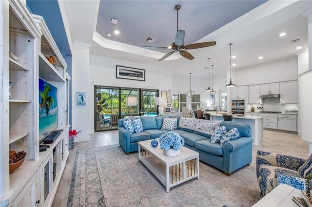 2287 Somerset PL, Naples, FL 34120