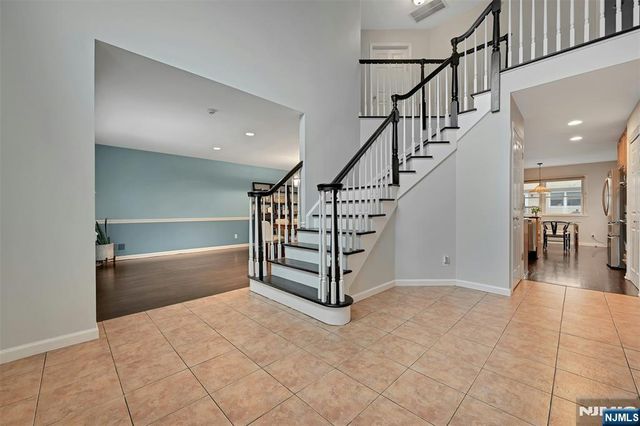 288 Schley Place, Teaneck, NJ 07666