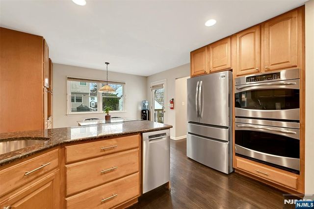 288 Schley Place, Teaneck, NJ 07666