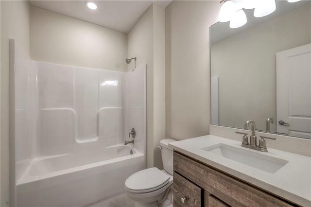 9860 W Greeley Street, Lenexa, KS 66227