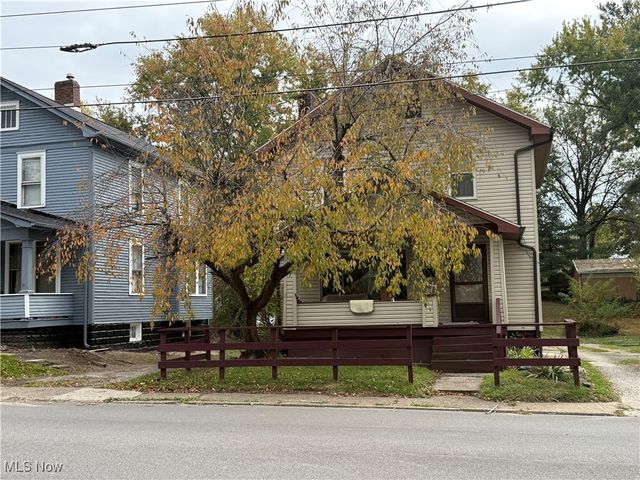 954 Pershing Road, Zanesville, OH 43701