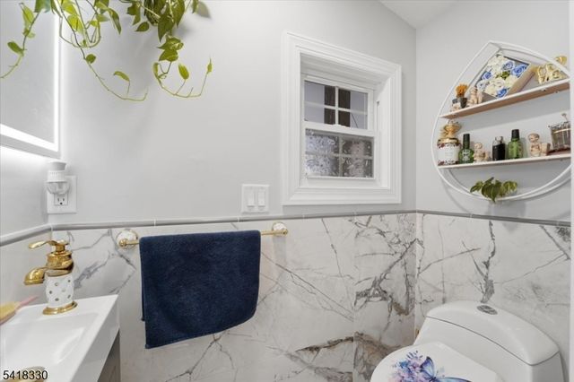 60 Stewart Ave, Kearny Town, NJ 07032