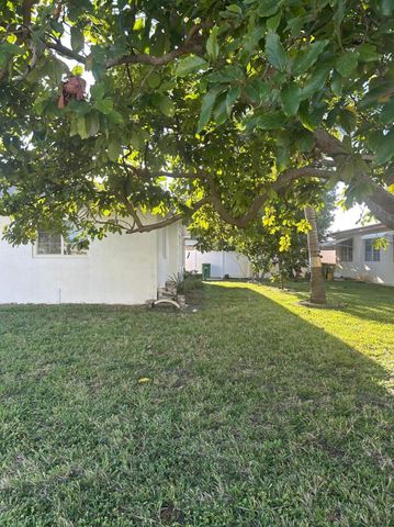 7001 NW 76th Ct, Tamarac, FL 33321