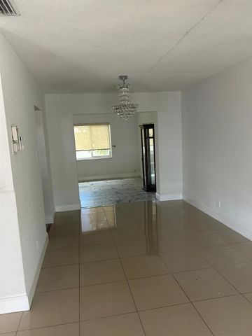 7001 NW 76th Ct, Tamarac, FL 33321